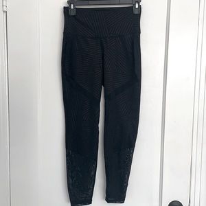 Old Navy Active Go-Dry Crop Leggings
